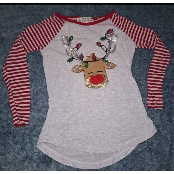 Magical Season Size 5 Girls 3D Reindeer Sequin Shirt With Red Striped Sleeves - Picture 1 of 3